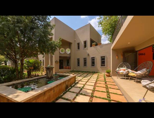 4 BEDROOM HOUSE FOR SALE IN WATERKLOOF HEIGHTS